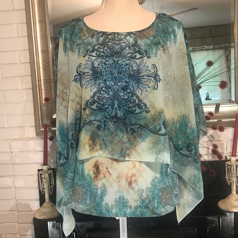 🔥Dress Barn Butterfly Embellished Top /attached Camisole